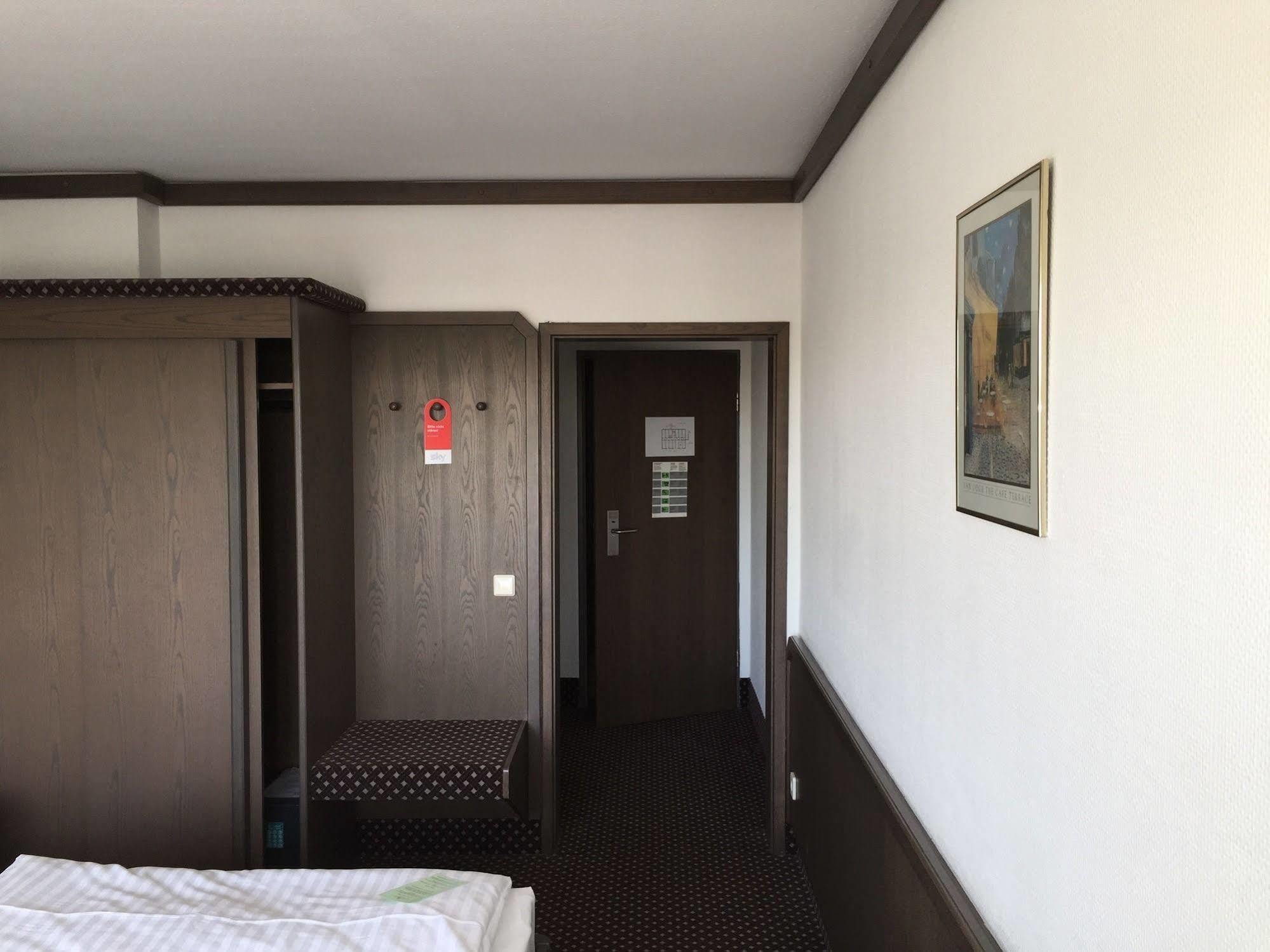 Terminal Hotel Koeln מראה חיצוני תמונה