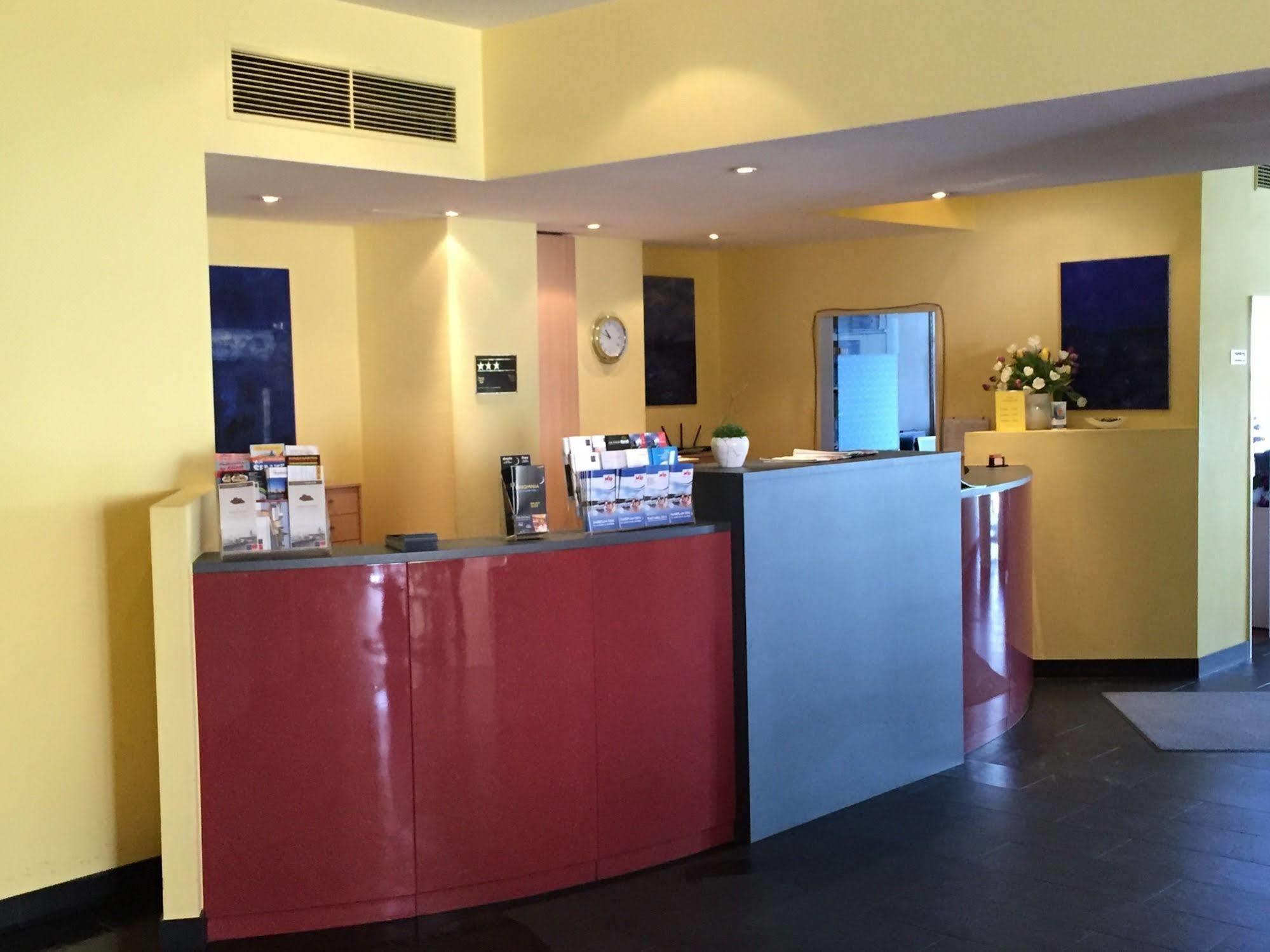 Terminal Hotel Koeln מראה חיצוני תמונה